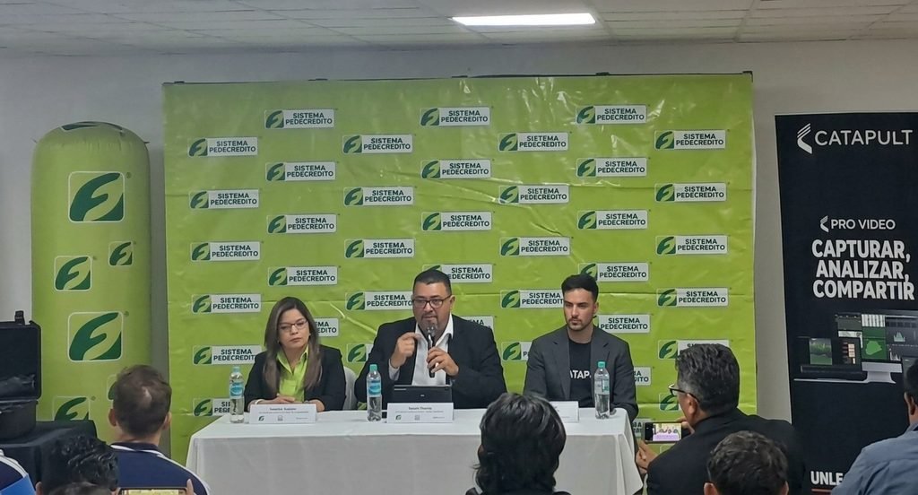 El SISTEMA FEDECRÉDITO equipo a los 12 clubes de la Copa SISTEMA FEDECRÉDITO con tecnología para elevar el rendimiento de sus jugadores. 1 agagagag