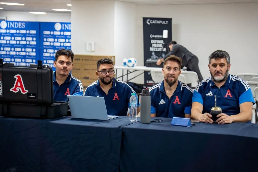 El SISTEMA FEDECRÉDITO equipo a los 12 clubes de la Copa SISTEMA FEDECRÉDITO con tecnología para elevar el rendimiento de sus jugadores. 6 catssdgdg