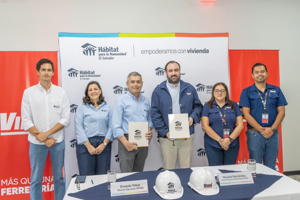 Hábitat para la Humanidad El Salvador y Almacenes Vidrí renuevan convenio de cooperación para fortalecer el acceso a vivienda digna 1 image 107