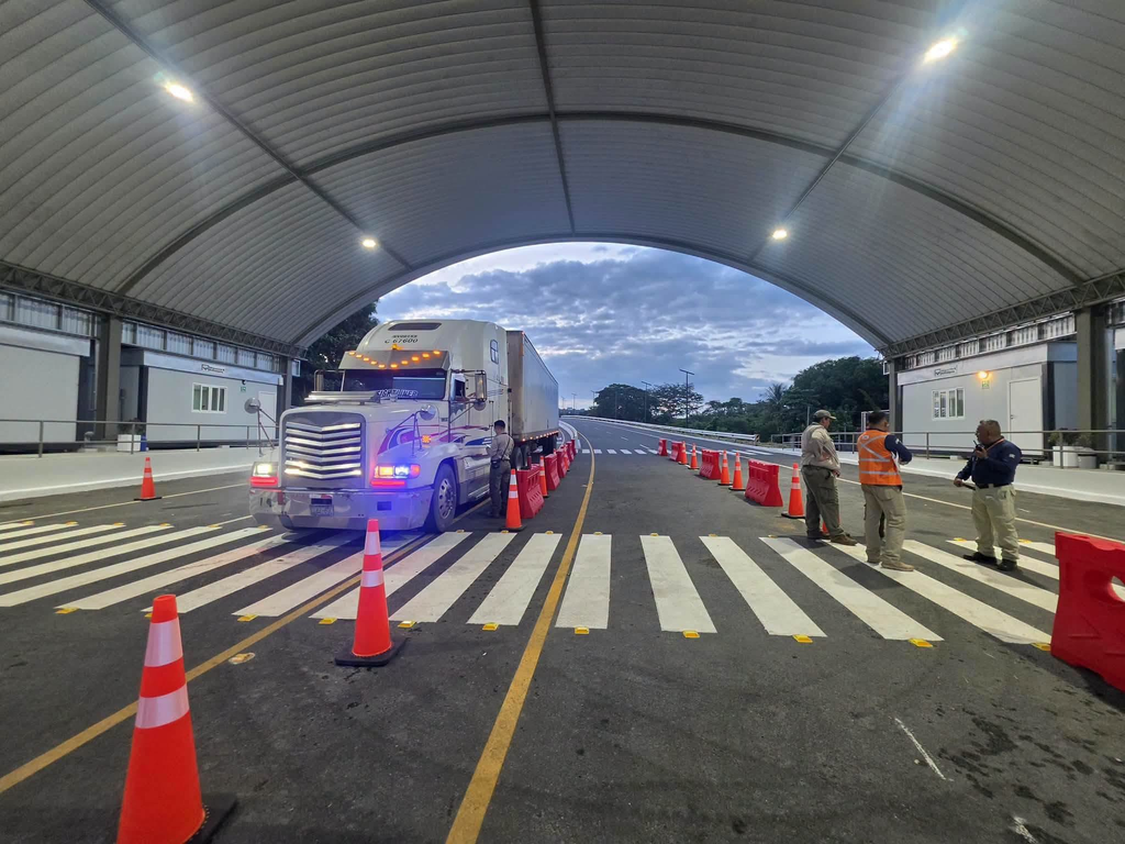 Inicia el paso de carga pesada sobre el nuevo Puente Binacional Manuel José Arce 1 image 248