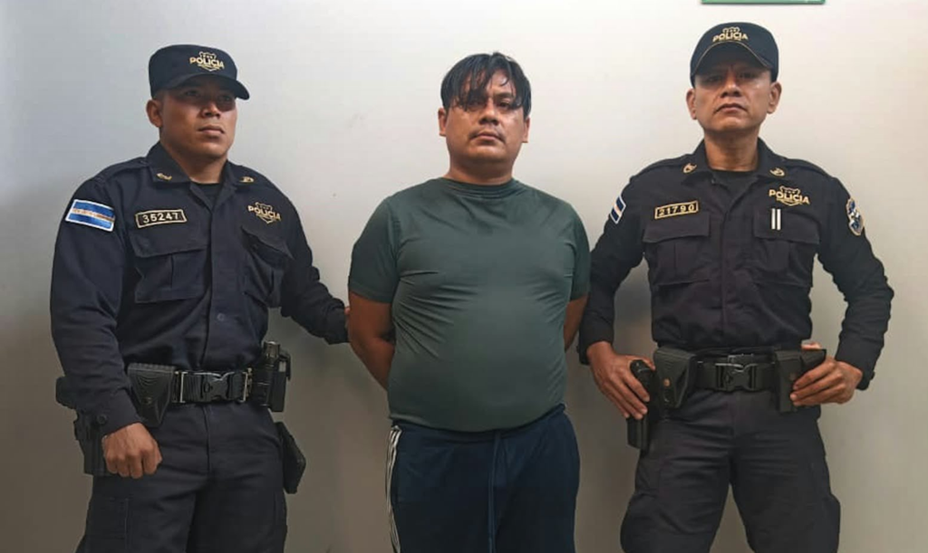 Capturan a sujeto acusado de confinar y agredir brutalmente a su pareja en Ahuachapan Centro 1 image 267