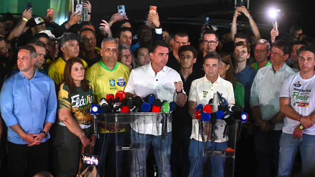 Flávio Bolsonaro impugnará los resultados electorales tras el triunfo de Lula en Brasil 1 image 435