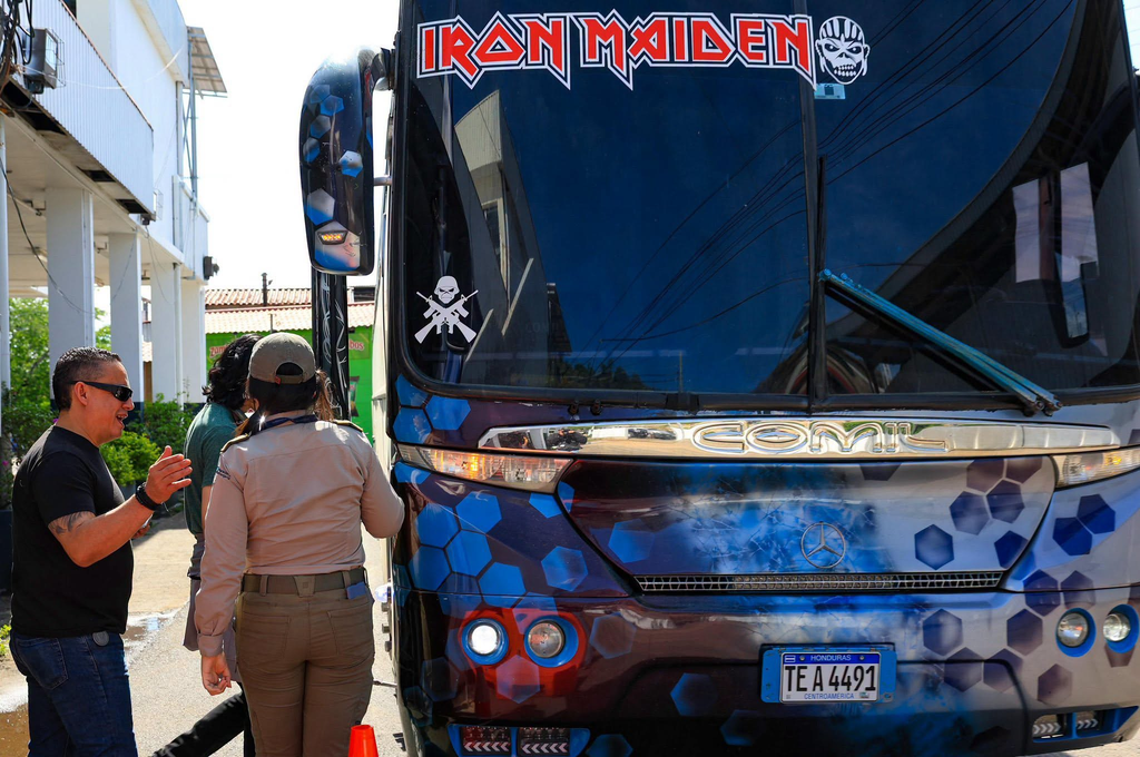 Iron Maiden atrae a fanáticos hondureños a El Salvador durante la Semana Morazánica 2 image 54